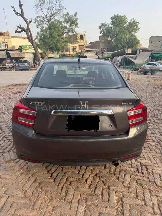 Honda City 2017 for Sale in Faisalabad Image-1