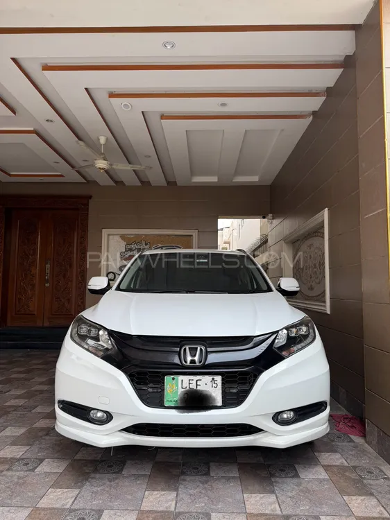 Honda Vezel 2014 for Sale in Lahore Image-1
