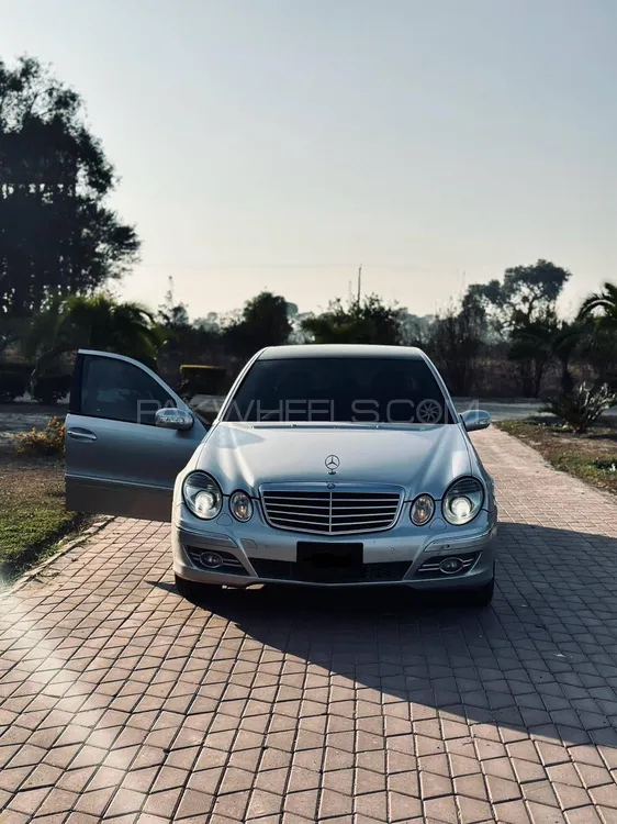 Mercedes Benz E Class 2004 for Sale in Islamabad Image-1