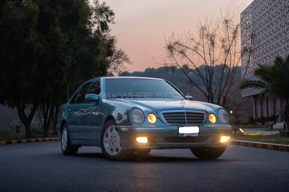 Mercedes Benz E Class 2001 for Sale in Islamabad Image-1