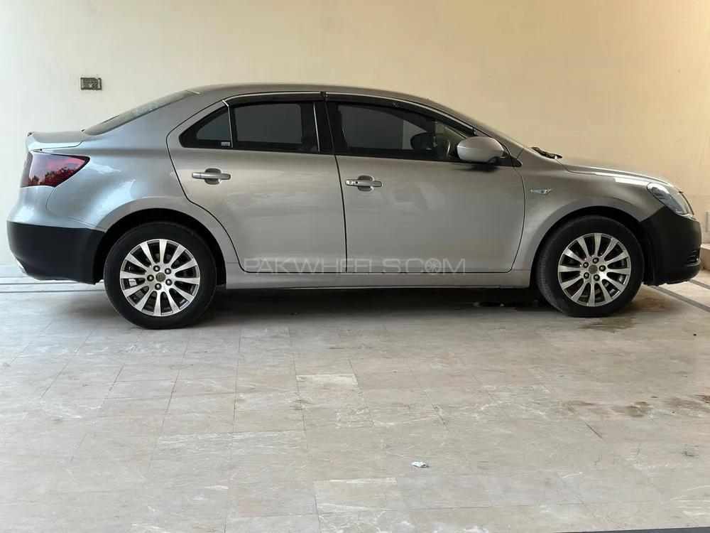 Suzuki Kizashi 2015 for Sale in Faisalabad Image-1