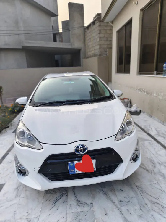 Toyota Aqua 2016 for Sale in Islamabad Image-1