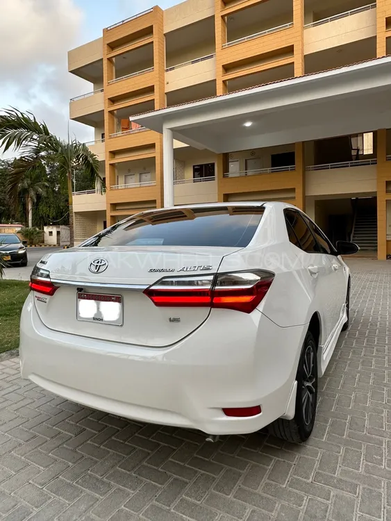 Toyota Corolla 2017 for Sale in Karachi Image-1
