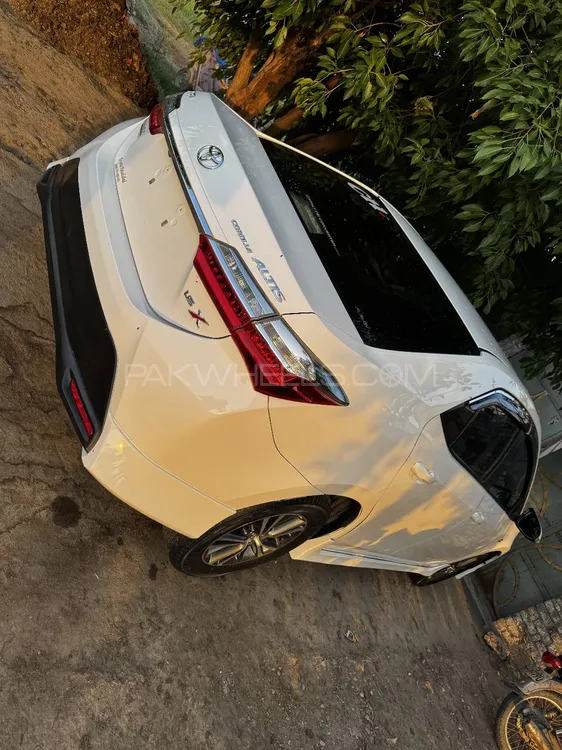 Toyota Corolla 2018 for Sale in Gujrat Image-1