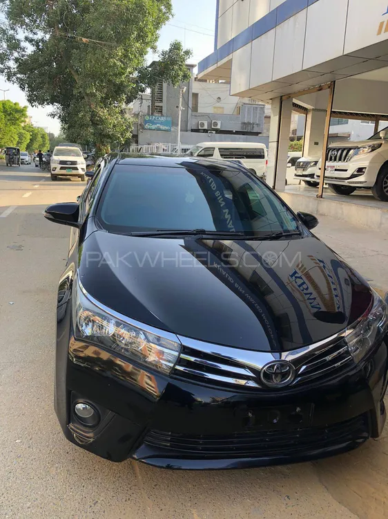 Toyota Corolla 2015 for Sale in Karachi Image-1