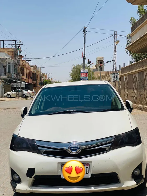Toyota Corolla Axio 2013 for Sale in Karachi Image-1