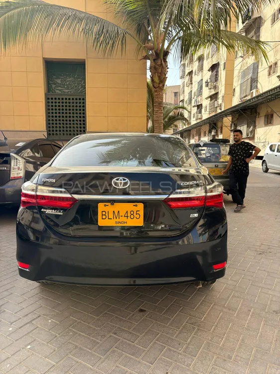 Toyota Corolla 2017 for Sale in Karachi Image-1