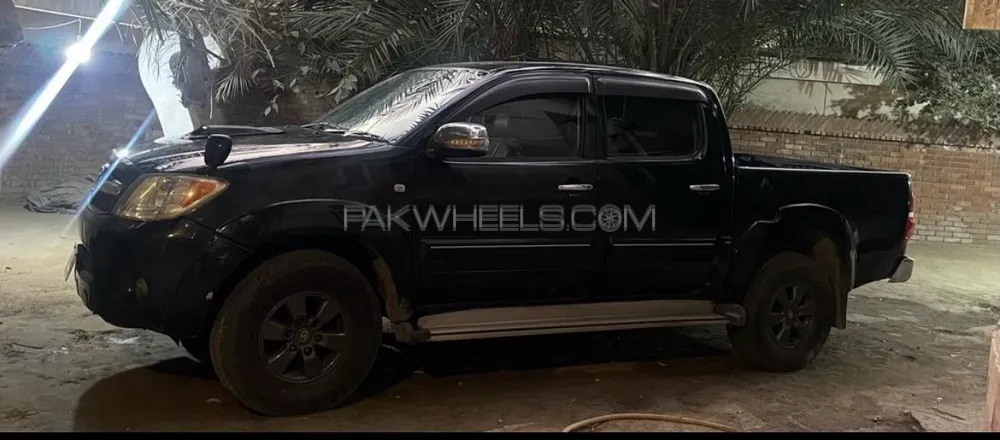 Toyota Hilux 2006 for Sale in Karachi Image-1