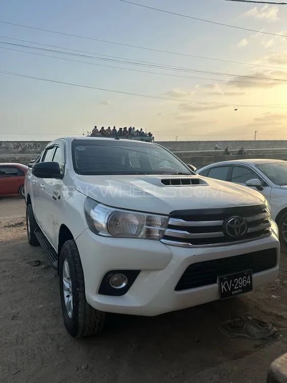 Toyota Hilux 2016 for Sale in Karachi Image-1