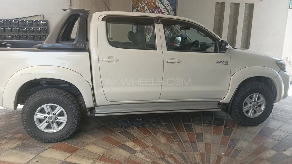 Toyota Hilux 2016 for Sale in Lahore Image-1