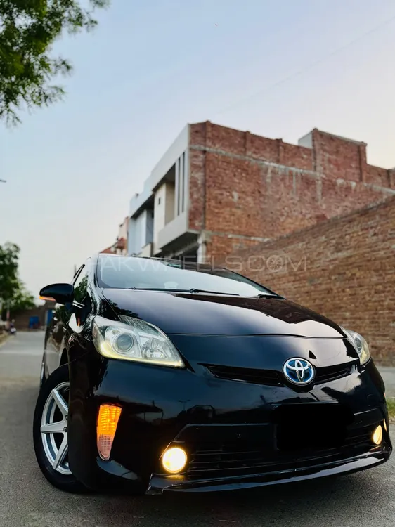 Toyota Prius 2015 for Sale in Faisalabad Image-1