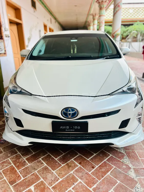 Toyota Prius 2017 for Sale in Bannu Image-1