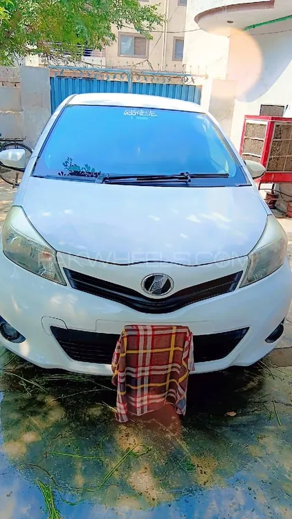 Toyota Vitz 2013 for Sale in Lahore Image-1