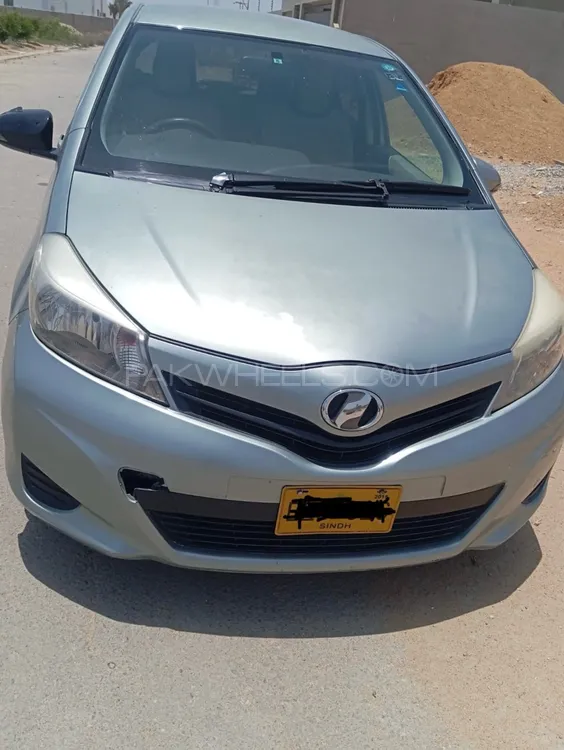 Toyota Vitz 2013 for Sale in Karachi Image-1