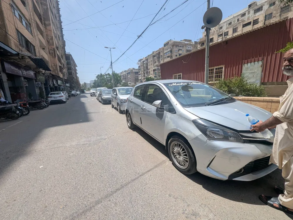 Toyota Vitz 2014 for Sale in Karachi Image-1