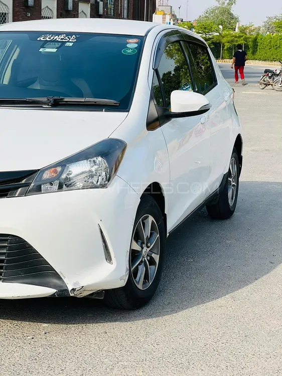 Toyota Vitz 2015 for Sale in Faisalabad Image-1