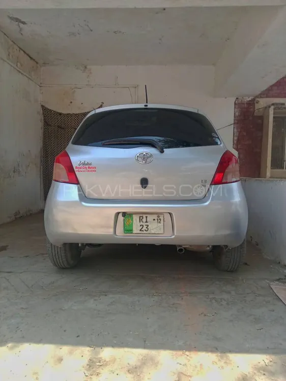 Toyota Vitz 2006 for Sale in Karak Image-1