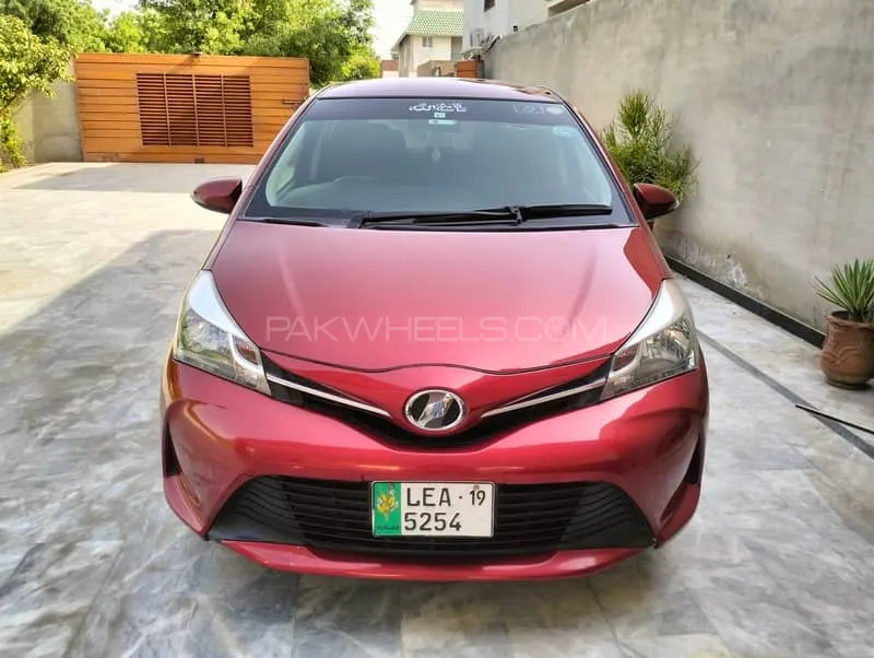 Toyota Vitz 2015 for Sale in Multan Image-1