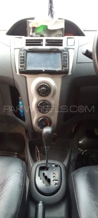 Toyota Vitz 2010 for Sale in Lahore Image-1