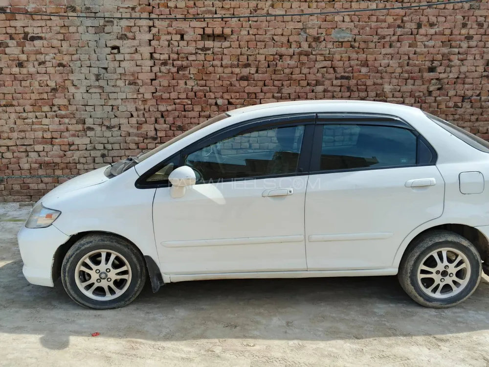 Honda City 2005 for Sale in Faisalabad Image-1