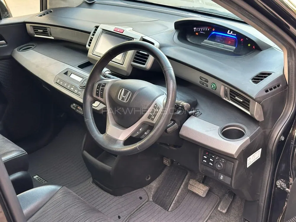 Honda Freed 2015 for Sale in Faisalabad Honda Freed 2015 for Sale in Faisalabad Image-9