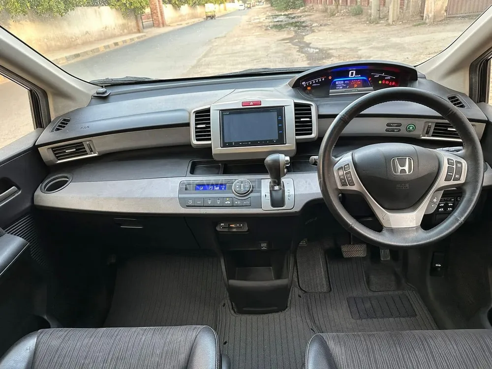 Honda Freed 2015 for Sale in Faisalabad Honda Freed 2015 for Sale in Faisalabad Image-10