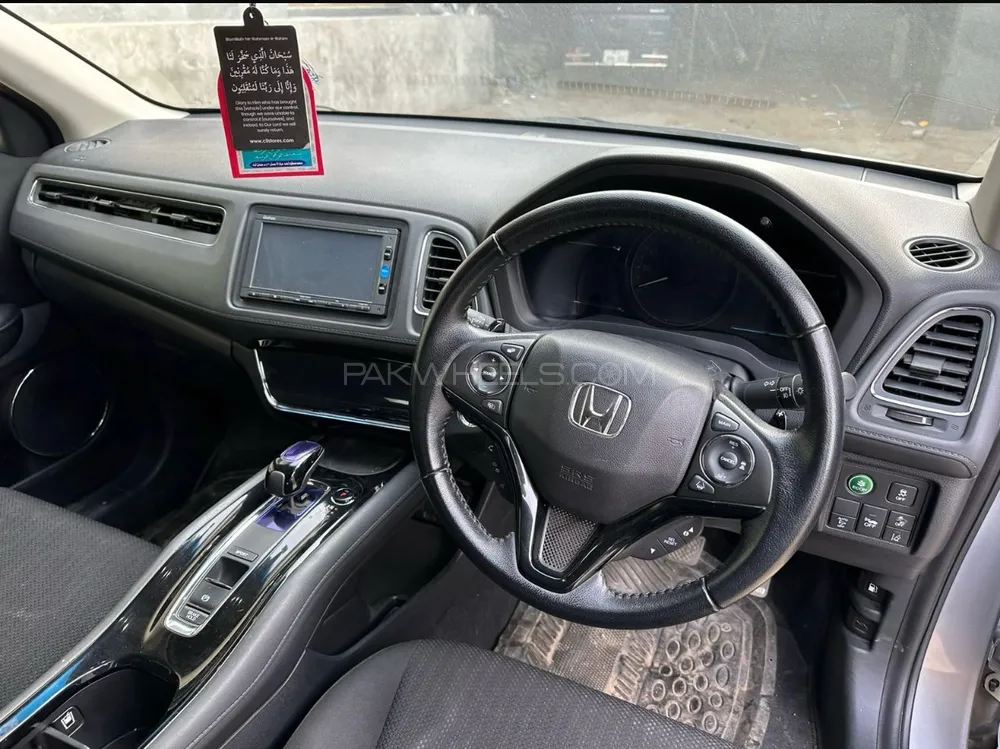 Honda Vezel 2016 for Sale in Lahore Image-1