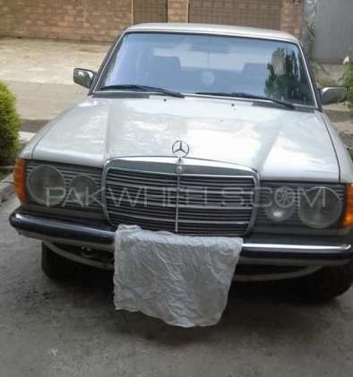 Mercedes Benz C Class 1982 for Sale in Islamabad Image-1