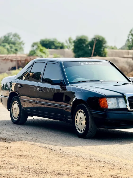 Mercedes Benz E Class 1987 for Sale in Lahore Image-1