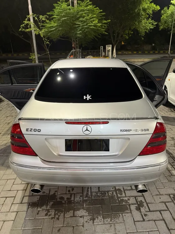 Mercedes Benz E Class 2004 for Sale in Islamabad Image-1