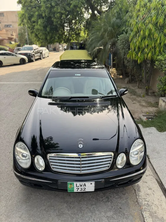 Mercedes Benz E Class 2005 for Sale in Lahore Image-1