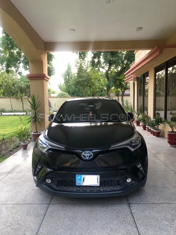 Toyota C-HR 2017 for Sale in Gujranwala Image-1