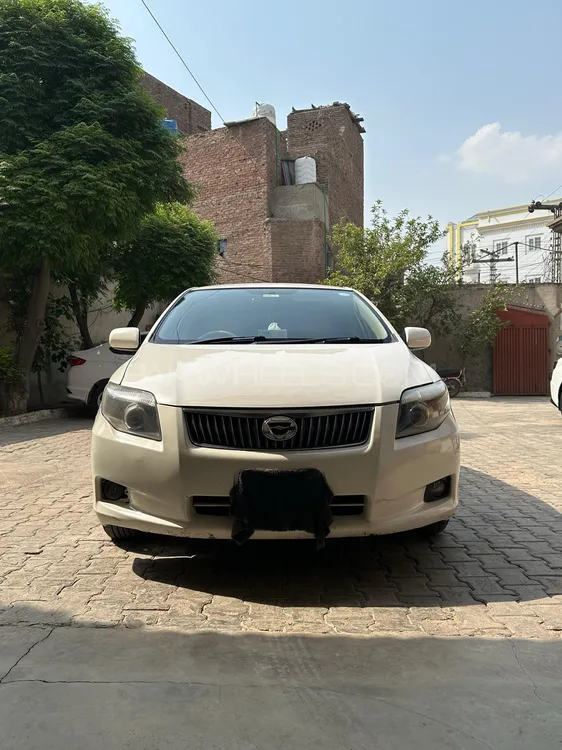 Toyota Corolla Axio 2013 for Sale in Lahore Image-1