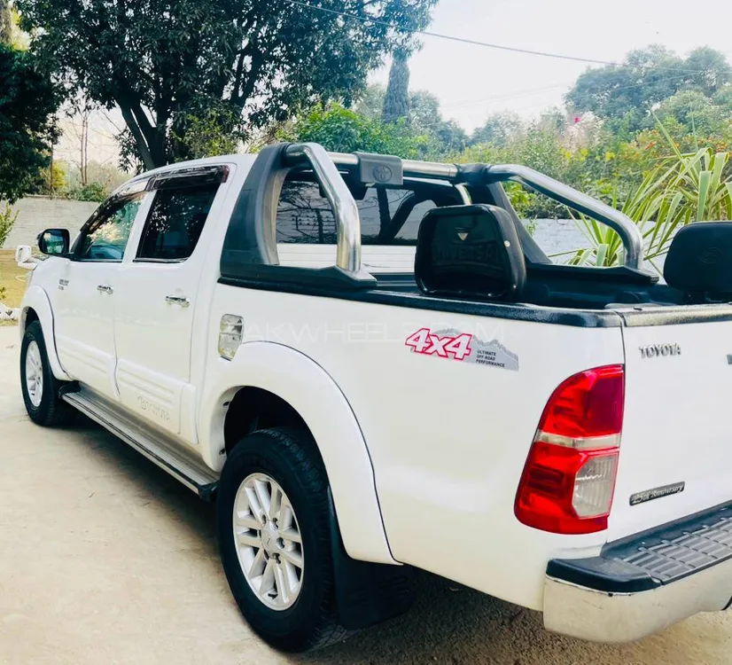 Toyota Hilux 2015 for Sale in Wah cantt Image-1