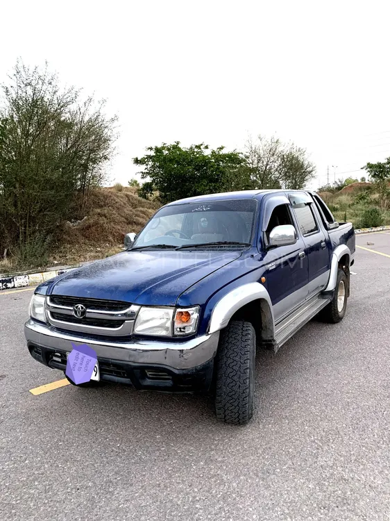 Toyota Hilux 2002 for Sale in Islamabad Image-1