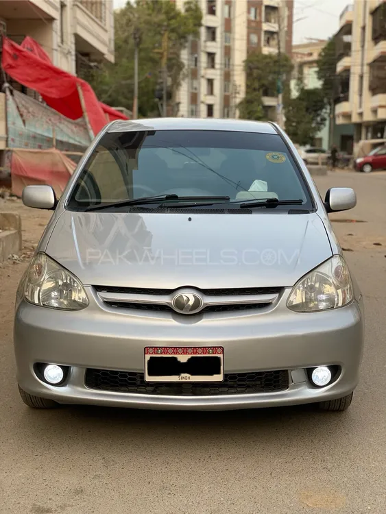 Toyota Platz 2005 for Sale in Karachi Image-1