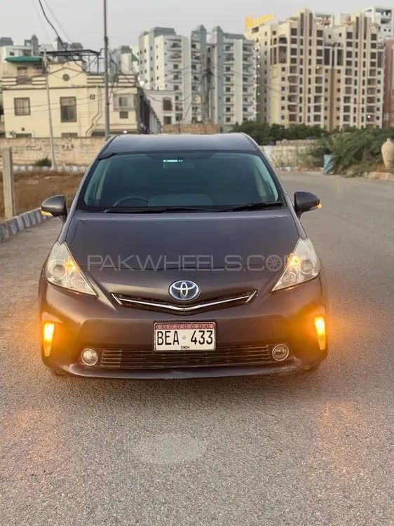 ٹویوٹا پریوس الفا 2012 for Sale in کراچی Image-1