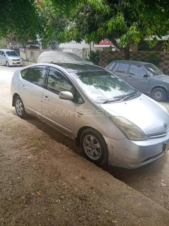 Toyota Prius 2010 for Sale in Karachi Image-1