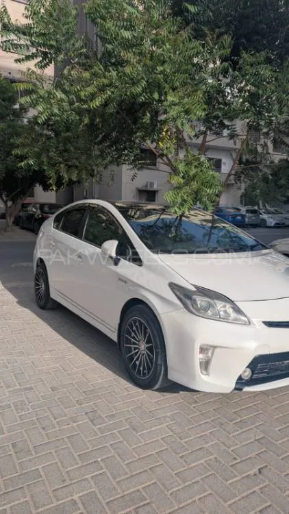 Toyota Prius 2014 for Sale in Karachi Image-1