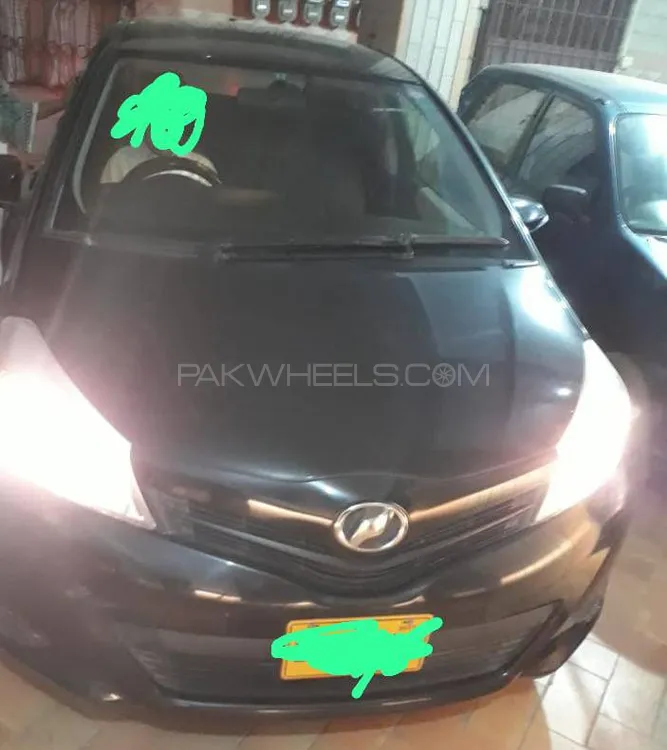 Toyota Vitz 2013 for Sale in Karachi Image-1