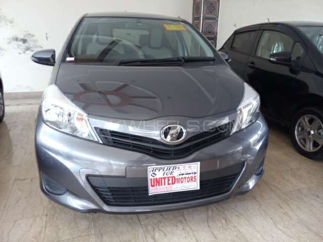 Toyota Vitz 2014 for Sale in Sialkot Image-1
