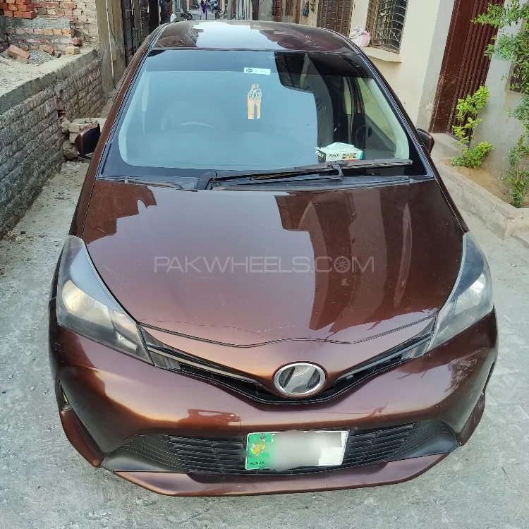 Toyota Vitz 2014 for Sale in Lahore Image-1