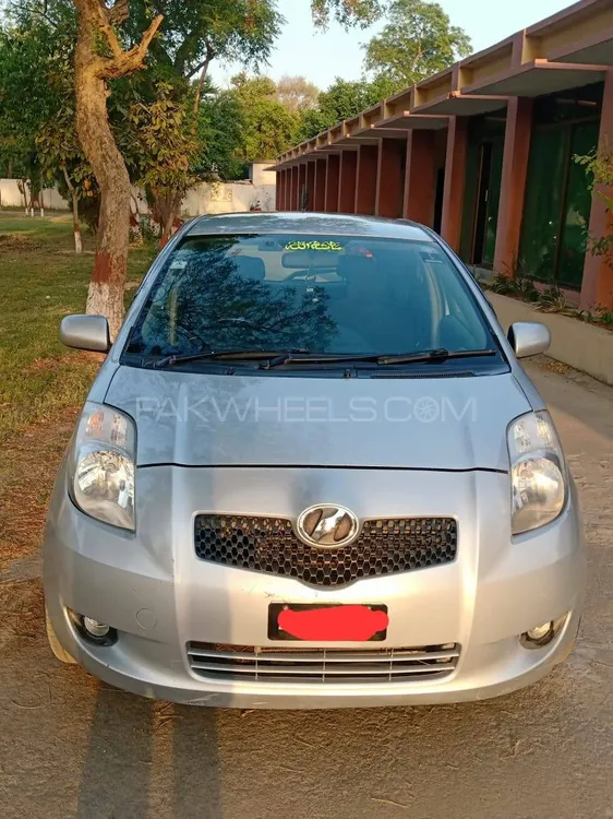 Toyota Vitz 2005 for Sale in Swabi Image-1