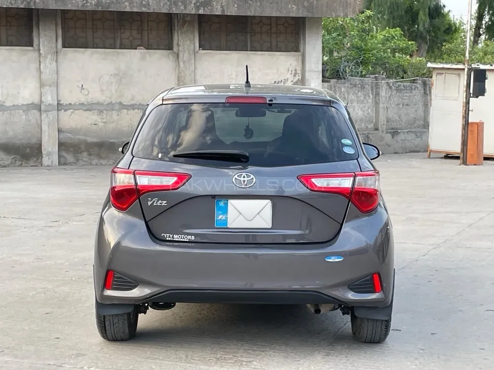 Toyota Vitz 2017 for Sale in Rawalpindi Image-1