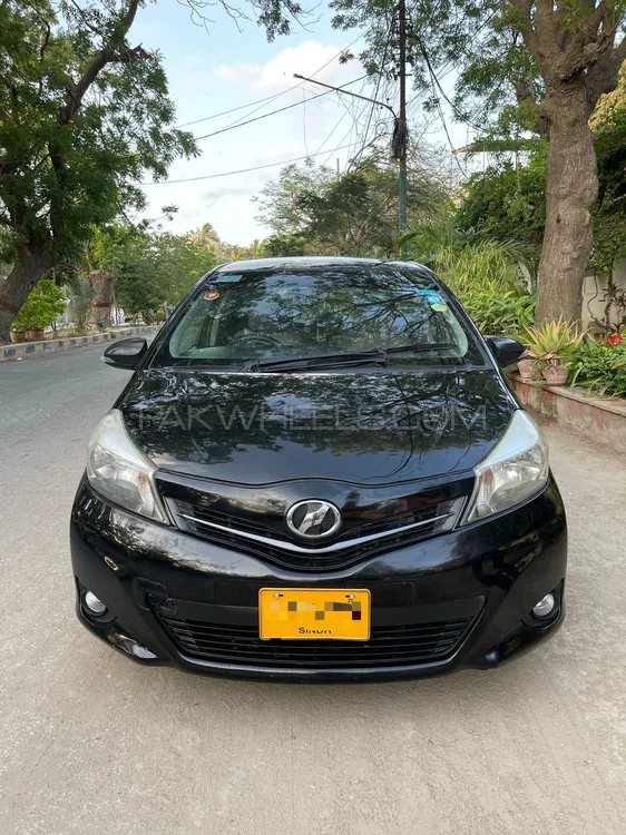 Toyota Vitz 2011 for Sale in Karachi Image-1