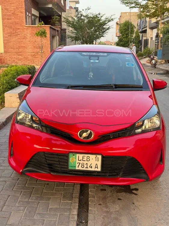 Toyota Vitz 2015 for Sale in Sahiwal Image-1