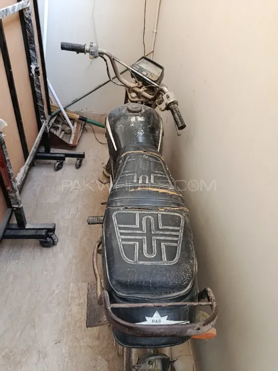 Unique UD 70 2006 for Sale Image-1