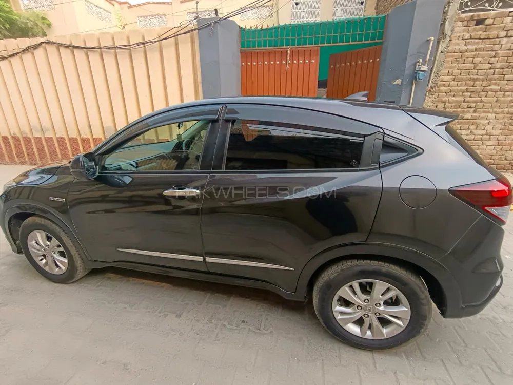 Honda Vezel 2014 for Sale in Lahore Image-1