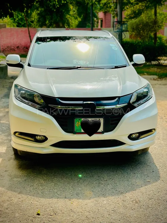 Honda Vezel 2015 for Sale in Chichawatni Image-1