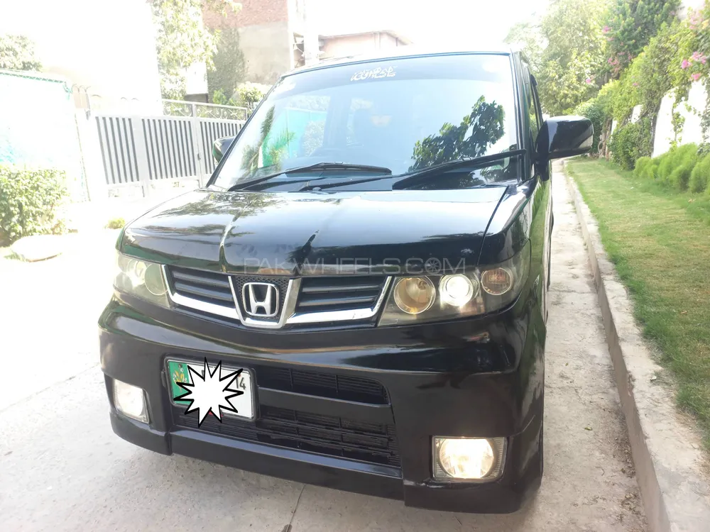 Honda Zest 2010 for Sale in Lahore Image-1